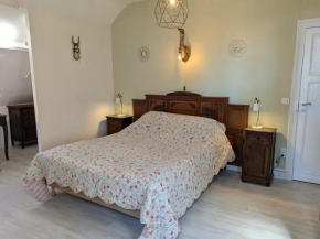 Chambre familiale avec Wi-Fi inclus, petit-déjeuner et espace convivial - FR-1-590-473